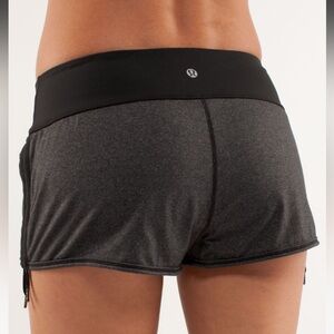 Lululemon Hot Move Shorts Size 2 New Black Charcoal Heather Hot Yoga